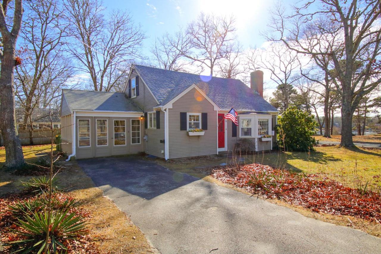 Lofted Cape Cottage By Leavetown Vacations サウス・ヤーマス エクステリア 写真